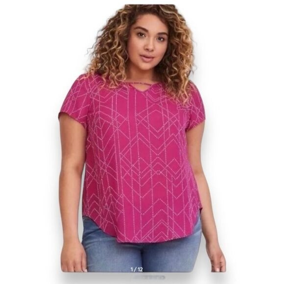 Torrid Women’s Short Sleeve Georgette Keyhole Cutout Neck Blouse, Pink, size 1 - Picture 1 of 8